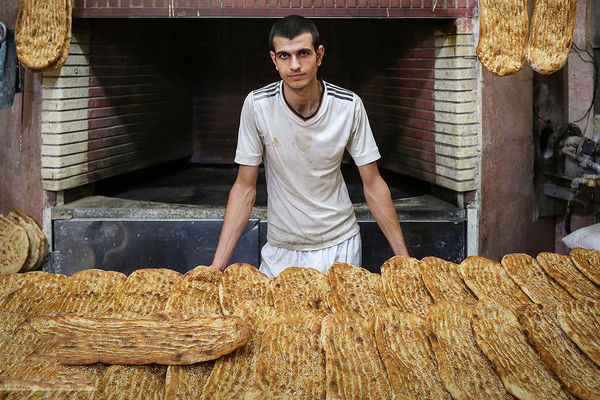 
هجوم مردم برای خرید نان | ارز ترجیحی گندم هم حذف شد ؟
