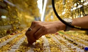 پیش‌بینی قیمت طلا تا پایان هفته  / سقوط ادامه‌دار یا بازگشت؟