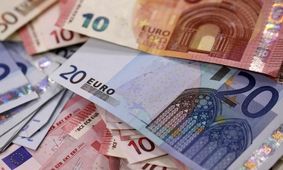 کاهش قیمت یورو و ثبات نسبی طلا در آخرین روز هفته 