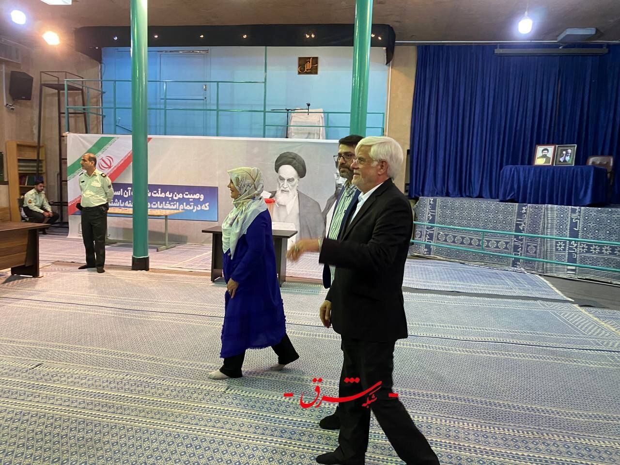 عکسی از عارف و همسرش در پای صندوق رأی /ناطق نوری رأی خود را به صندوق انداخت