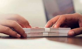 از این بانک بدون سود وام بگیرید