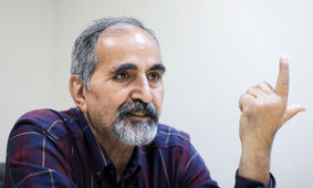 نقش آزادارمکی در مدیریت بحران‌های اقتصادی! + بیوگرافی