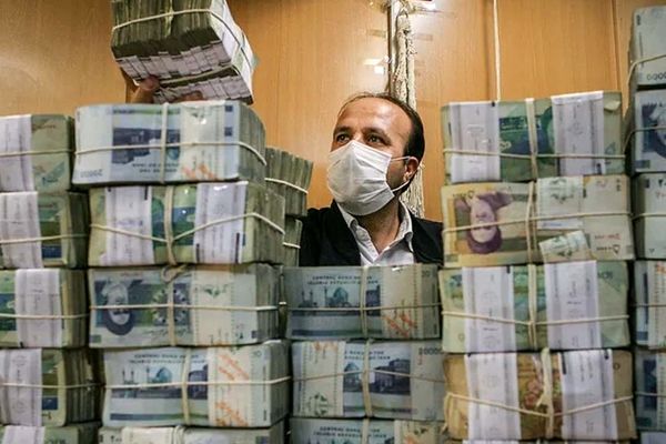 ایران‌مال با پول مردم؛ زیان بانک آینده روی دوش ۹۰ میلیون نفر