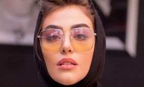 این زن جذاب مادر ریحانه پارسا است ! / مادر از دختر شیک تر !