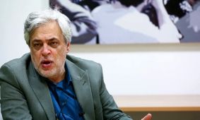 فعال سیاسی: دولت با چنگ و دندان کشور را نگه داشته است