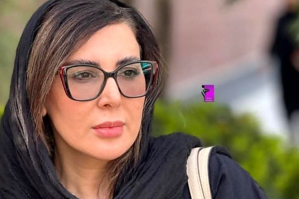 لیلا بلوکات با استایل خاطره‌انگیز وسط کوچه همه را متعجب کرد!