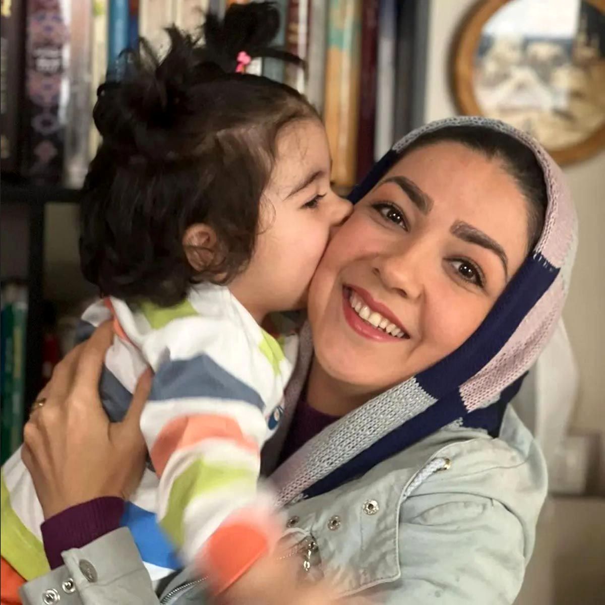 همسر مسن خانم بازیگر محجبه 30 ساله همراه دختر زیبایش !