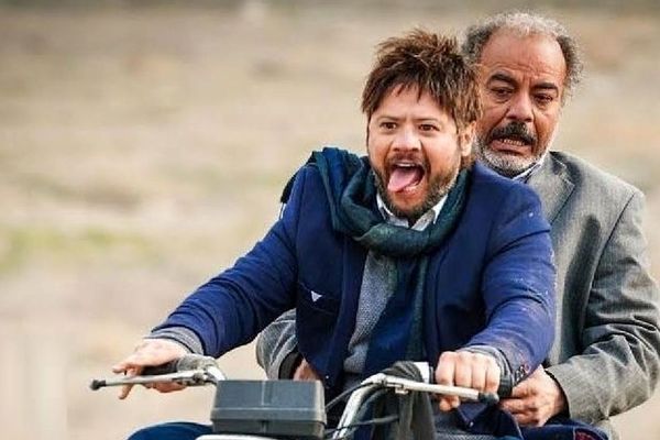 چیدمانی بی‌نظیر در ویلای علی صادقی؛ تراس بهشتی و طراحی باورنکردنی! + فیلم