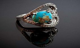 با خواص درمانی و ویژگی‌های سنگ فیروزه بیشتر آشنا شوید 