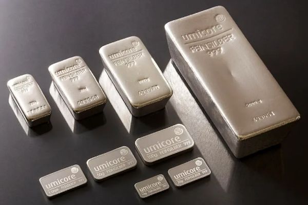 ثبت معامله قابل توجه ۱۶۰ کیلوگرم شمش نقره در بورس کالا (5 شهریور 1404)