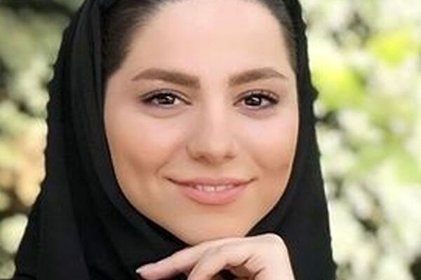 ماجرای عجیب عاشقانه خانم مجری با همسرش در جنگل مه‌آلود پاییزی!