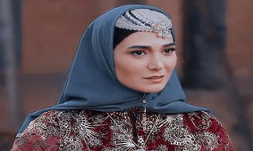  استایل دلبرانه مینا وحید در ملاعام /  تغییر چهره عروسکی خانم بازیگر در 36 سالگی !