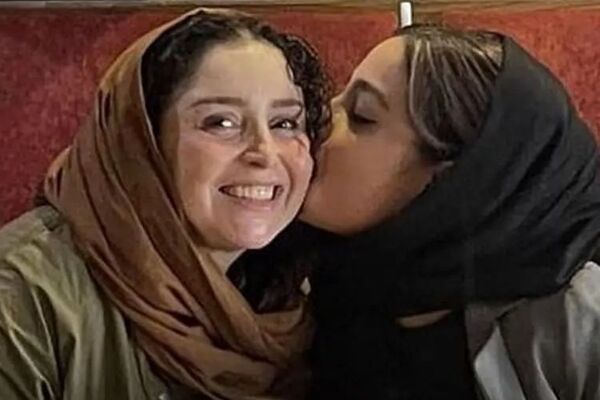 تصاویر دیده‌نشده از ظاهر متفاوت ژاله صامتی در کانادا!