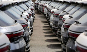 
اختلاف قیمت عجیب خودروهای وارداتی از بازار تا نمایندگی