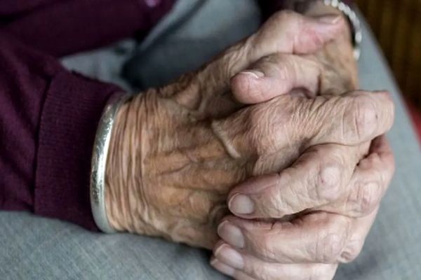 کمک معیشتی تیرماه بازنشستگان با مبلغ ۵۲۰ هزار تومان واریز شد