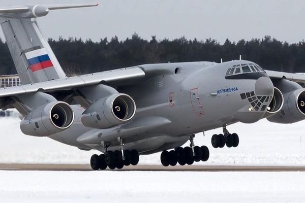 پرواز هواپیماهای فوق سنگین نظامی  روسی در آسمان ایران چه پیامی دارد؟