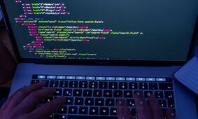 انتشار پاسخ‌های خودکار با هوش مصنوعی ChatGPT موقتاً در Stack Overflow ممنوع شد
