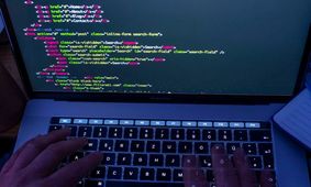 انتشار پاسخ‌های خودکار با هوش مصنوعی ChatGPT موقتاً در Stack Overflow ممنوع شد
