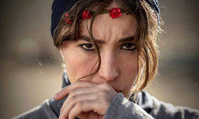 عکسی جنجالی فرشته حسینی با ماشین لاکچری نوید محمدزاده!