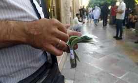 پیش بینی قیمت دلار 20 فروردین 1402 / اسکناس آمریکایی درجا می‌زند؟