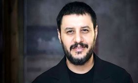 استایل غیرمنتظره جواد عزتی در جشن حافظ؛ آیا او مناسب‌ترین انتخاب را داشت؟ + فیلم