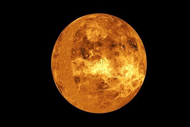 آیا سیاره زهره در حال بازسازی خود است؟