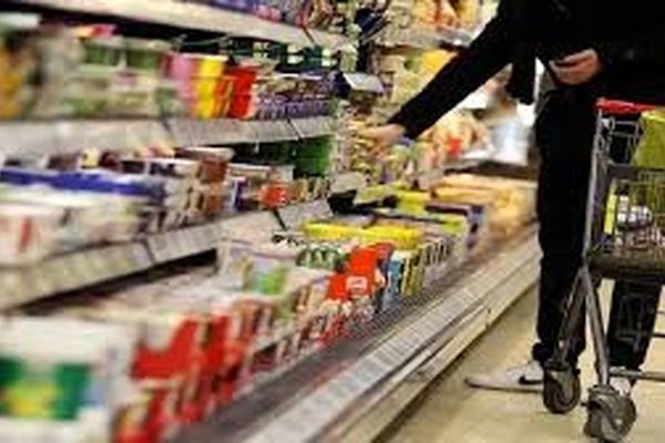 دولت باید هزینه‌های غیرضروری را «صفر» کند/ اقتصاد کشور درگیر جنگ روانی است