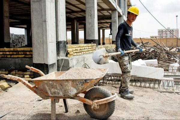 حق مسکن کارگران/ آیا 900 هزار تومان شوخی تلخ دولت است؟