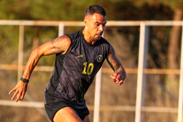 ستاره سپاهان تا نیم‌فصل محروم شد!