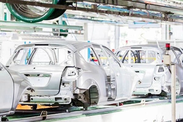 رکود 14ماهه صنعت خودرو