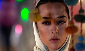 ثروت آناهیتا درگاهی چقدر است؟