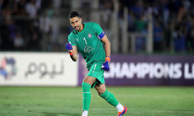 حسینی، دیوار بتنی استقلال/ AFC به ستایش از دروازه‌بان آبی‌پوشان درآمد! +فیلم