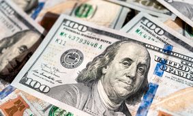 قیمت دلار امروز پنجشنبه ۵ تیر ۱۴۰۴ / قیمت‌ها در بازار ارز نشینی کرد + جدول