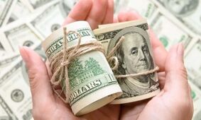 سایه کنترل بانک مرکزی بر دلار / دلار بدون جهش می‌ماند؟
