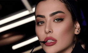  تغییر چهره خیره کننده ریحانه پارسا از ایران تا ترکیه ! / کشف حجاب خانم بازیگر چادری بعد از مهاجرت !