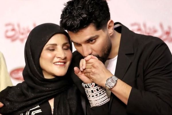 شگفتی در دنیای بازیگران ایرانی: پیام‌های احساسی و تکان‌دهنده برای روز زن و مادر!