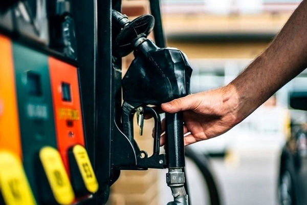 پشت پرده بنزین ۳۰ هزار تومانی فاش شد / شایعه یا واقعیت ؟!