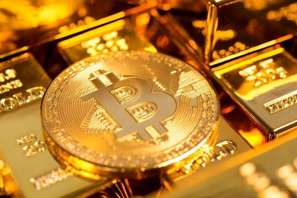 بیت کوین یا طلا؟/ تحلیل تغییر مسیر سرمایه‌گذاران در بازار جهانی