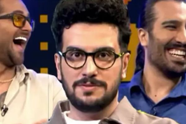 واکنش دیدنی قیاسی به هدیه‌های خاص طرفداران ماکان بند +فیلم