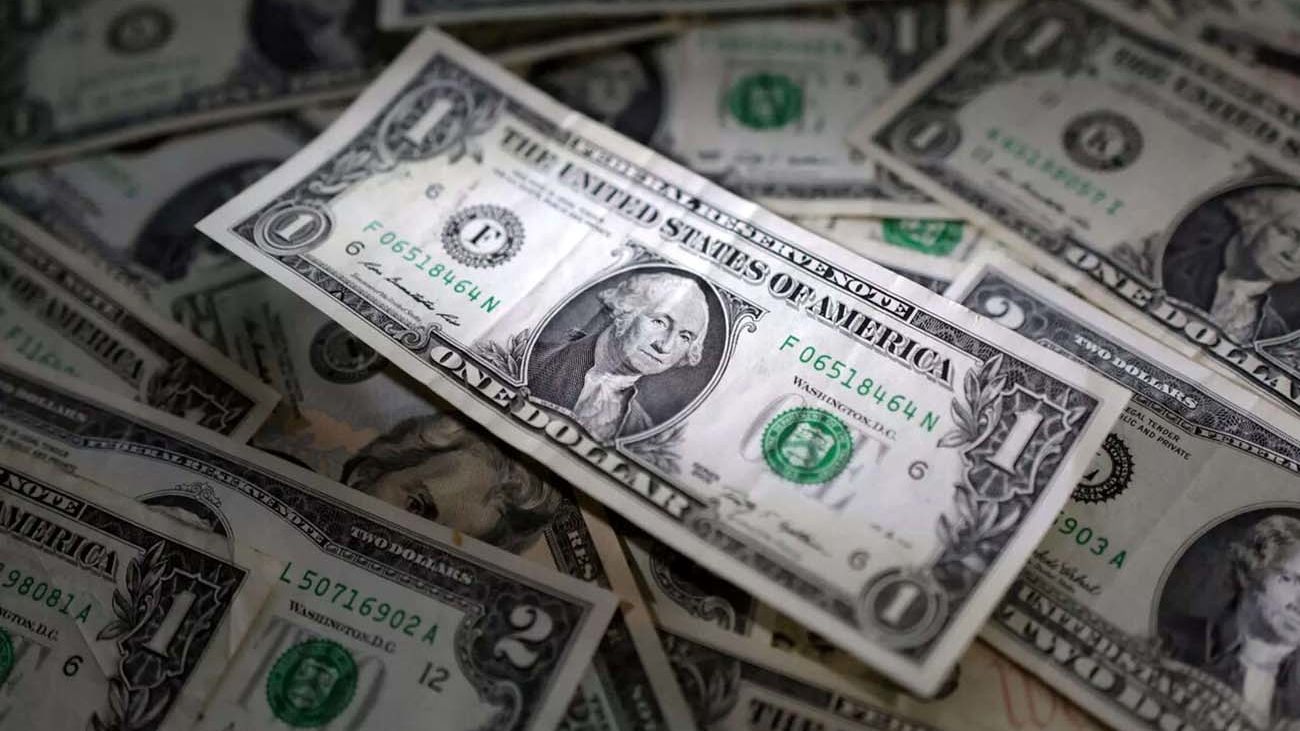 قیمت دلار در فرودین ۱۴۰۳ به این عدد میرسد؟