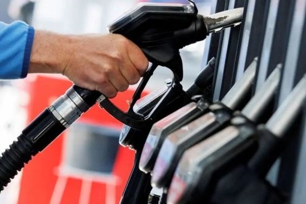 انقلاب بنزینی از ساعت صفر بامداد ۲۲ آذر!