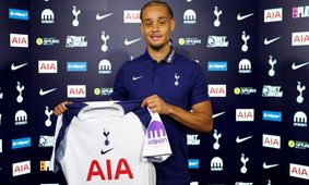 هایجکت بزرگ تاتنهام از چلسی/ ژاوی سیمونز به تاتنهام پیوست!