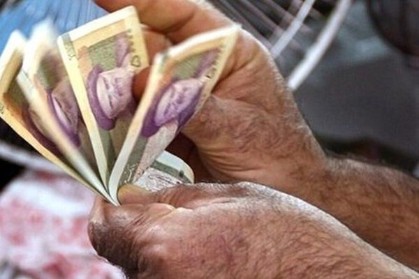 افزایش حقوق کارمندان و بازنشستگان در سال ۱۴۰۵ با توجه به قیمت دلار و طلا