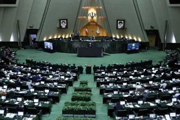 ناکامی تندروها در خانه ملت / مخالفت نمایندگان با فوریت منع CFT 