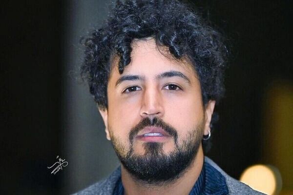 شباهت باورنکردنی مهرداد صدیقیان به پدرش که تازه درگذشته است!