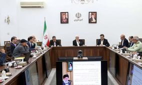 عارف: مردم از تنش‌ها خسته شده‌اند، نباید با معیشت آنها بازی کرد