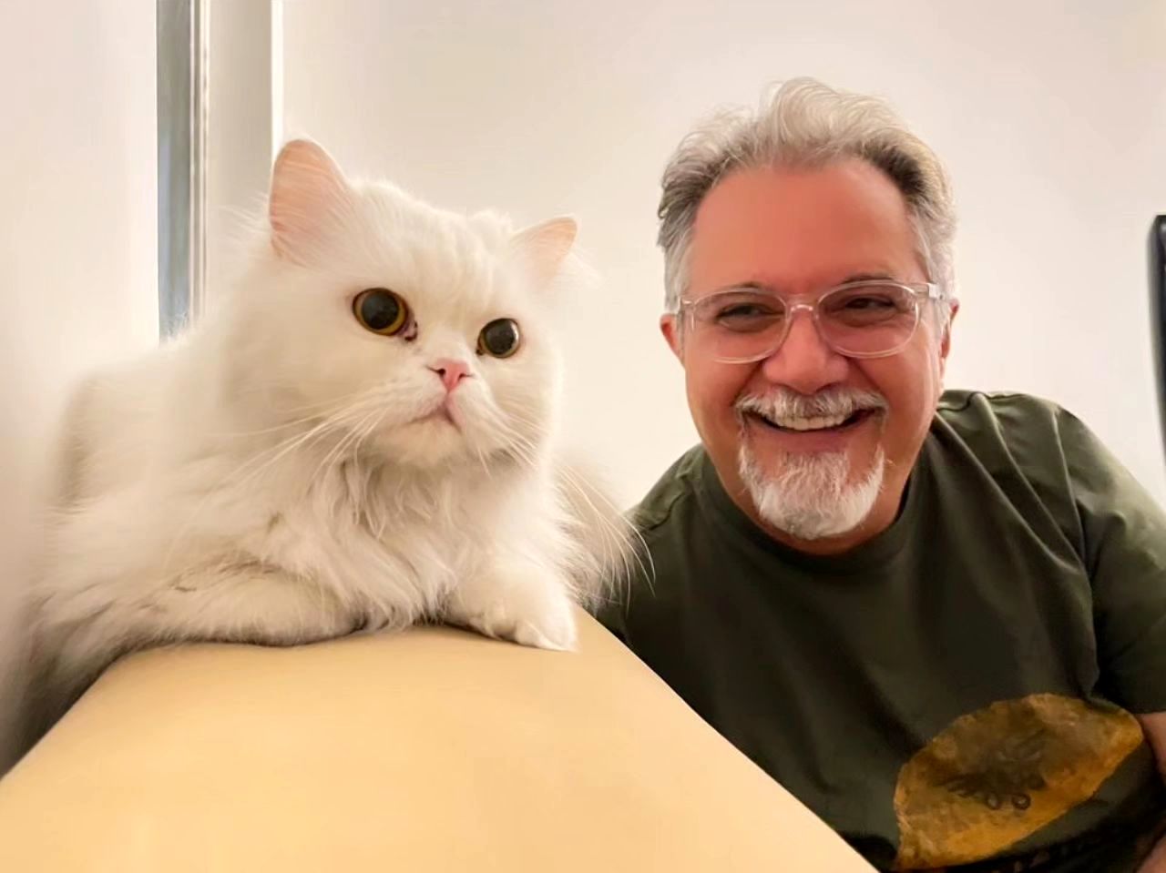 پست عاشقانه نرگس «خانه به دوش» برای همسرش