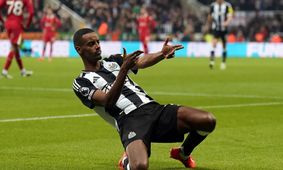 مالک سعودی نیوکاسل دستور به توقف، فروش ایساک داد