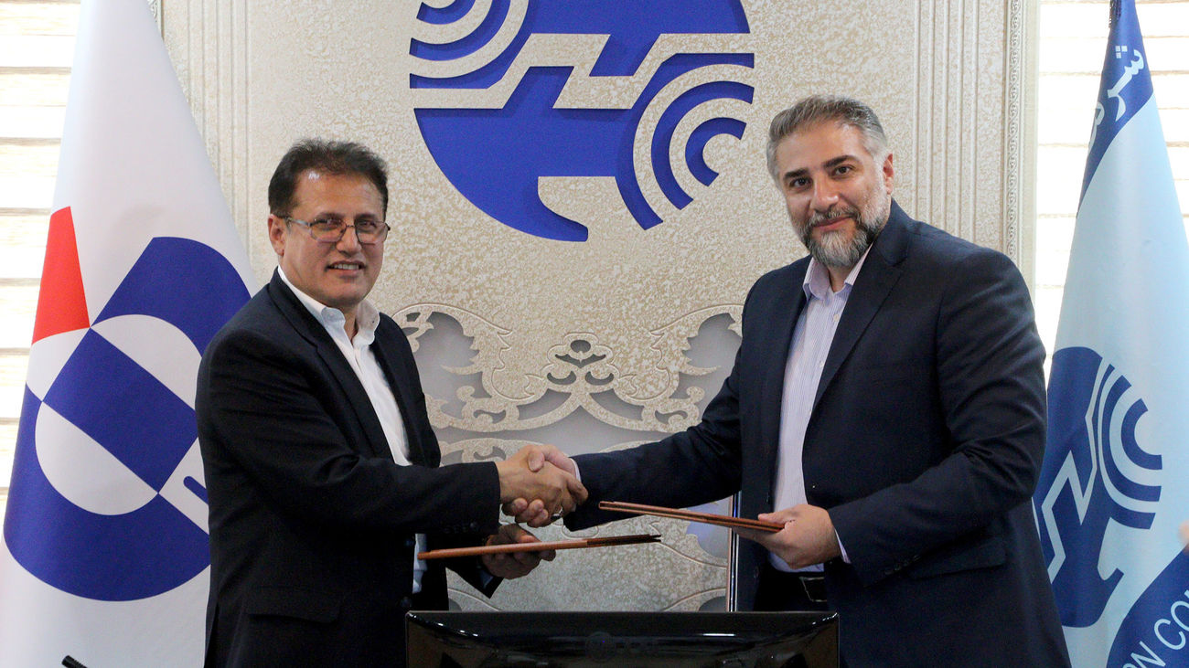 امضای تفاهمنامه بیمهای بین بیمه دانا و شرکت مخابرات ایران