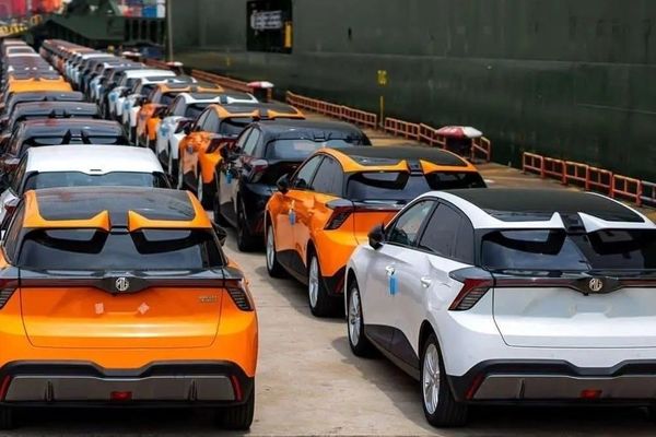 خبر ویژه/ خودروهای وارداتی با تحویل سریع تنها در 120 روز